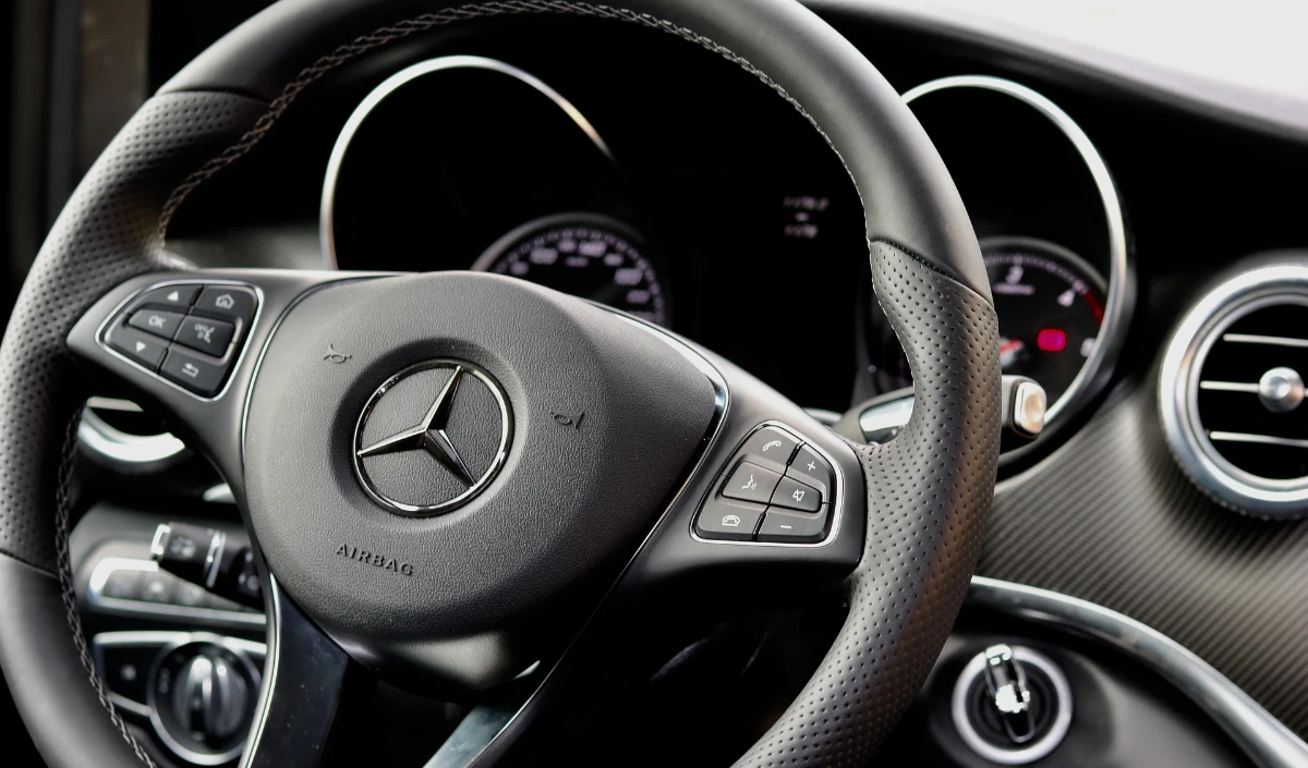 Mercedes-Benz V-Class MPV भारत में लॉन्च, चलता-फिरता महल, क़ीमत 1.40 करोड़ रुपये