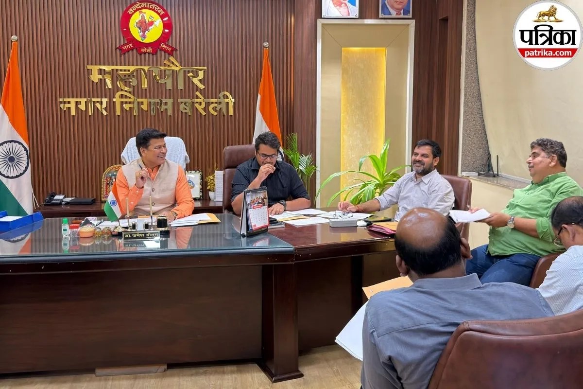 196 करोड़ की परियोजनाओं की समीक्षा, मेयर ने दिया चार माह का अल्टीमेटम