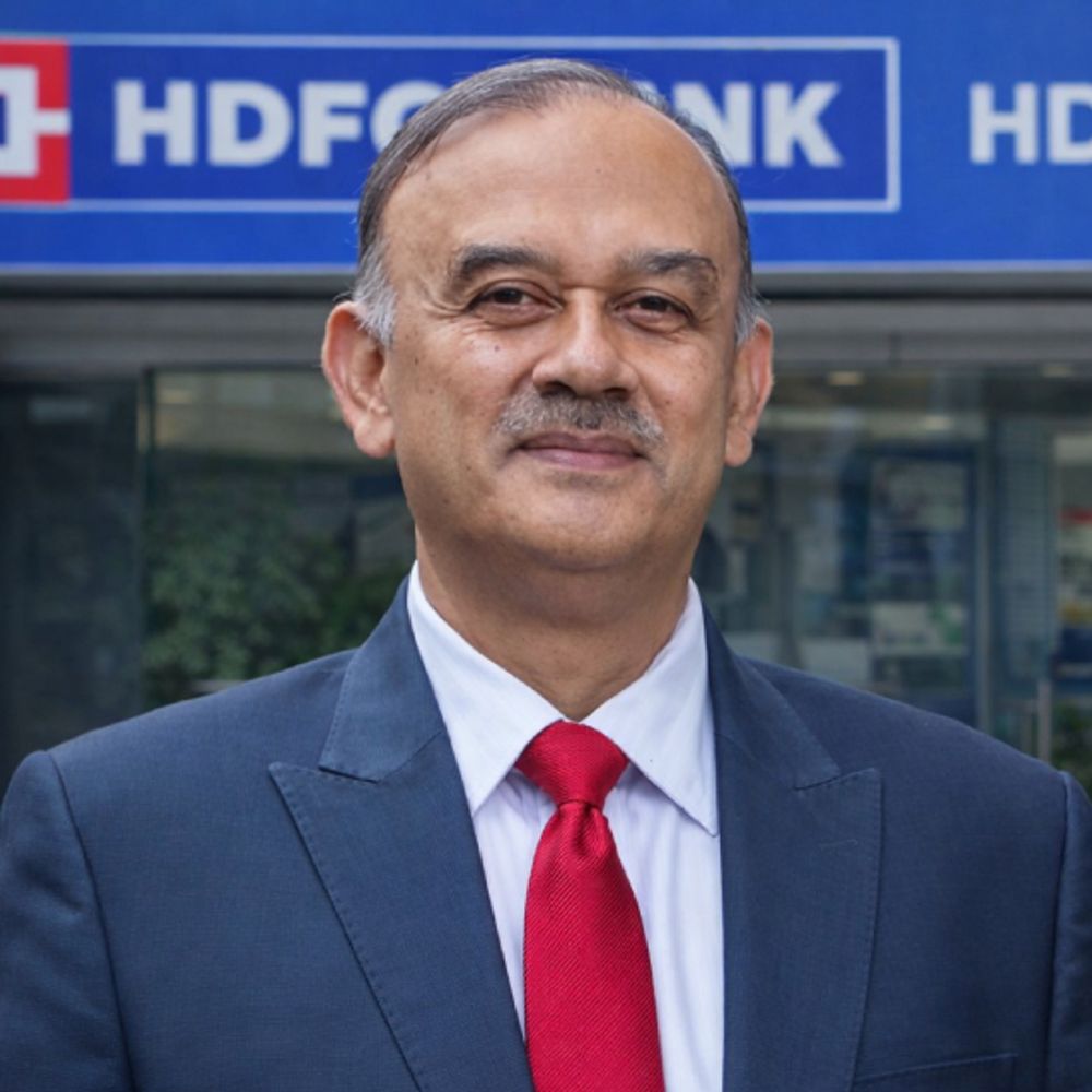 HDFC बैंक चेयरमैन के इस्तीफे से शेयर 5% टूटा:चक्रवर्ती बोले- बैंक के कामकाज मेरे मूल्यों के हिसाब से नहीं; केकी मिस्त्री अंतरिम चेयरमैन बने
