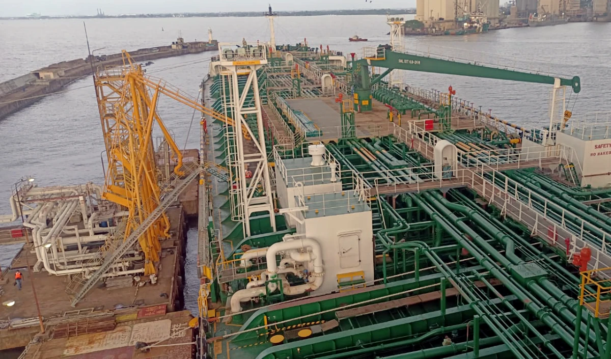 No Fuel Crisis in Sri Lanka! लंका IOC ने दिया ‘सेफ पैसेज’ का भरोसा, जयशंकर और विजिथा हेरथ की वार्ता के बाद बड़ी राहत