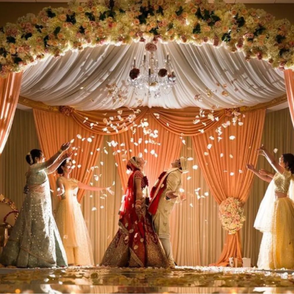 मोबाइल से बाहर निकला मनोरंजन, 44% बढ़े लाइव इवेंट:मेगा वेडिंग्स, ग्लोबल कॉन्सर्ट्स के दम पर 1.45 लाख करोड़ का हुआ इवेंट बाजार