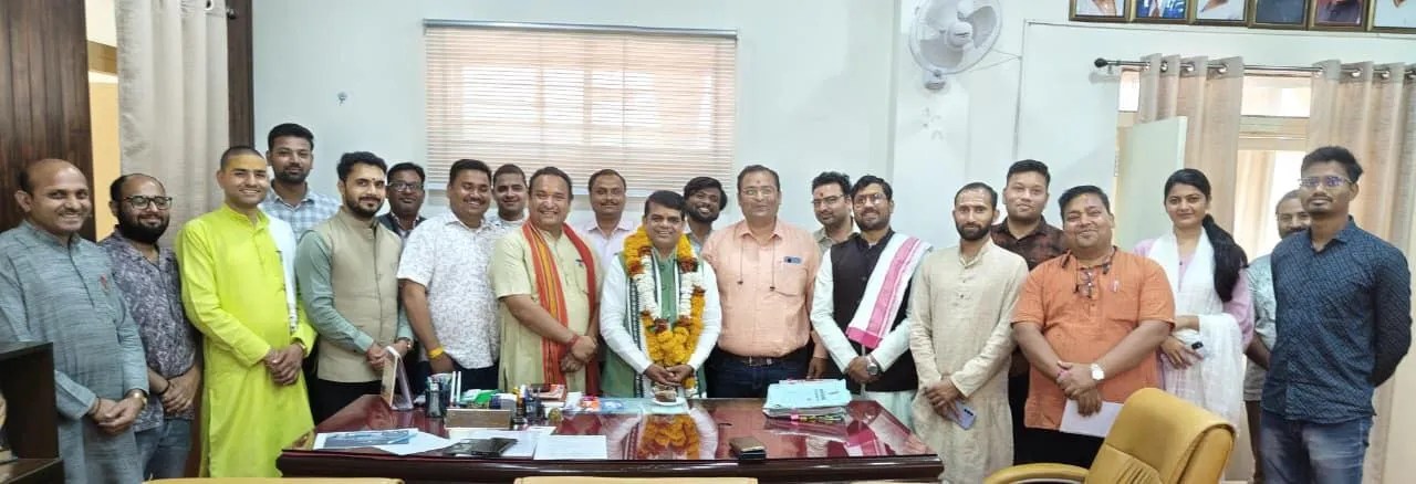 महर्षि पाणिनि संस्कृत विश्वविद्यालय को लगे विकास के पर