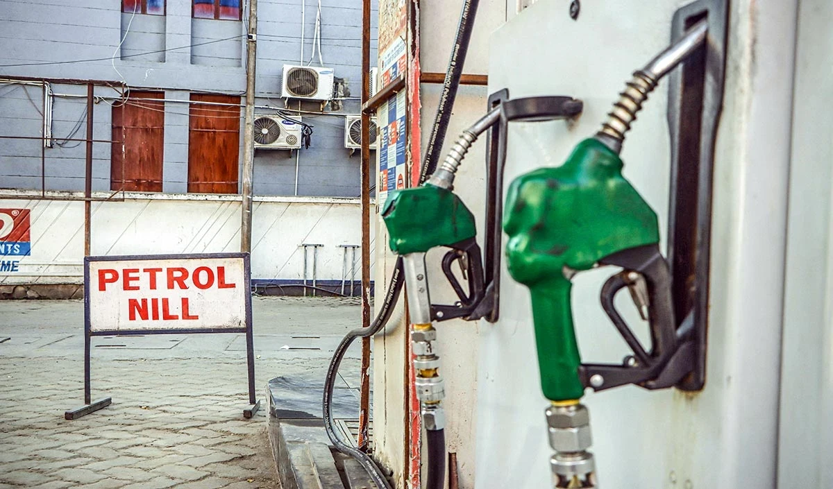 Petrol-Diesel पर Fake News Alert: सरकार ने दी चेतावनी, अफवाह फैलाने पर होगी कानूनी कार्रवाई