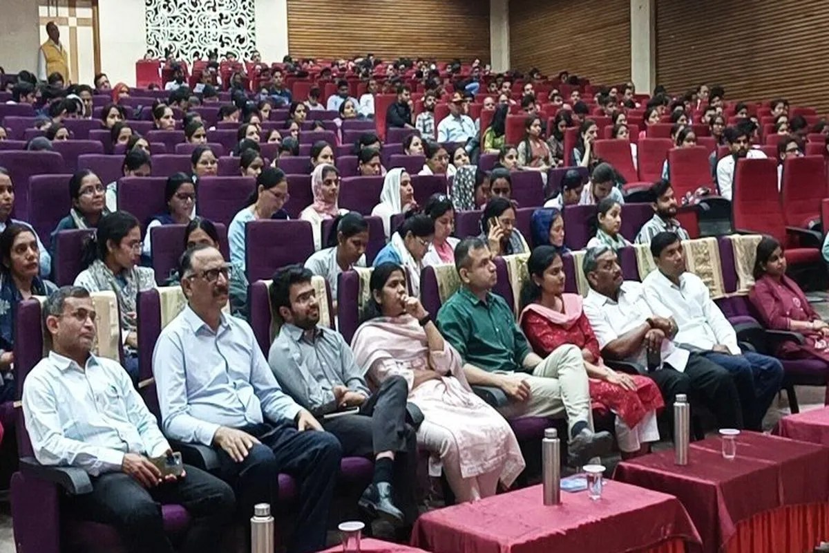 प्रताप ऑडिटोरियम में राजस्थान युवा शक्ति दिवस समारोह का प्रसारण 