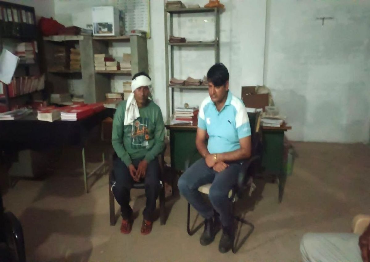 कठूमर में कांस्टेबल व दलाल 20 हजार रुपए की रिश्वत लेते रंगे-हाथों गिरफ्तार