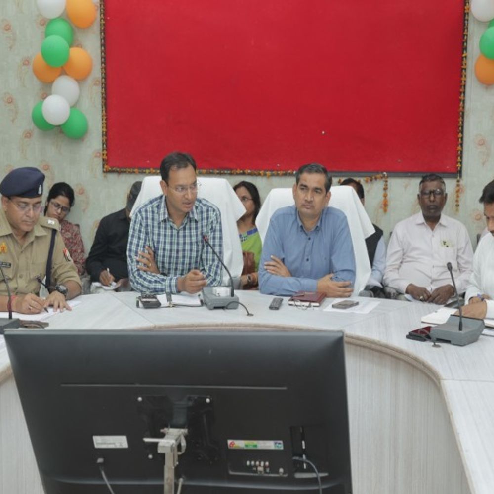 उत्तर प्रदेश पुलिस भर्ती परीक्षा आज:मथुरा में बनाये 17 सेंटर,6000 अभ्यर्थी देंगे परीक्षा