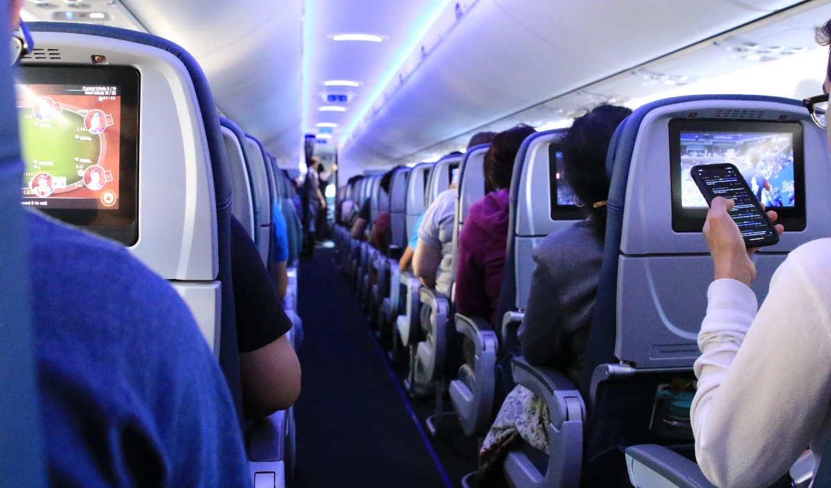 DGCA New Rules Free Seat Selection | हवाई यात्रियों को बड़ी राहत! अब 60% सीटें होंगी मुफ्त, छिपे हुए शुल्कों पर सरकार की ‘सर्जिकल स्ट्राइक’