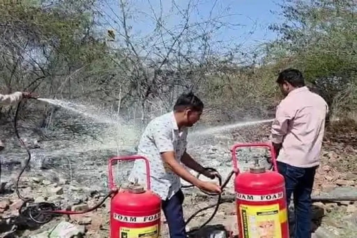 बोटाद जिले में पटाखा फैक्ट्री में विस्फोट, आग से एक मजदूर की मौत