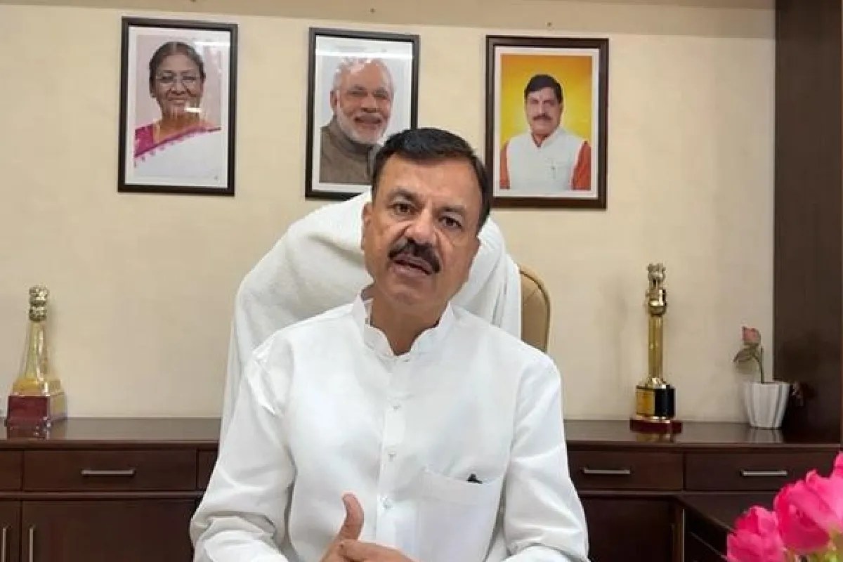 कोर्ट ने MP के मंत्री से पूछा-आप पर केस दर्ज करने के आदेश क्यों न दें? तिरंगे के अपमान से जुड़ा है मामला