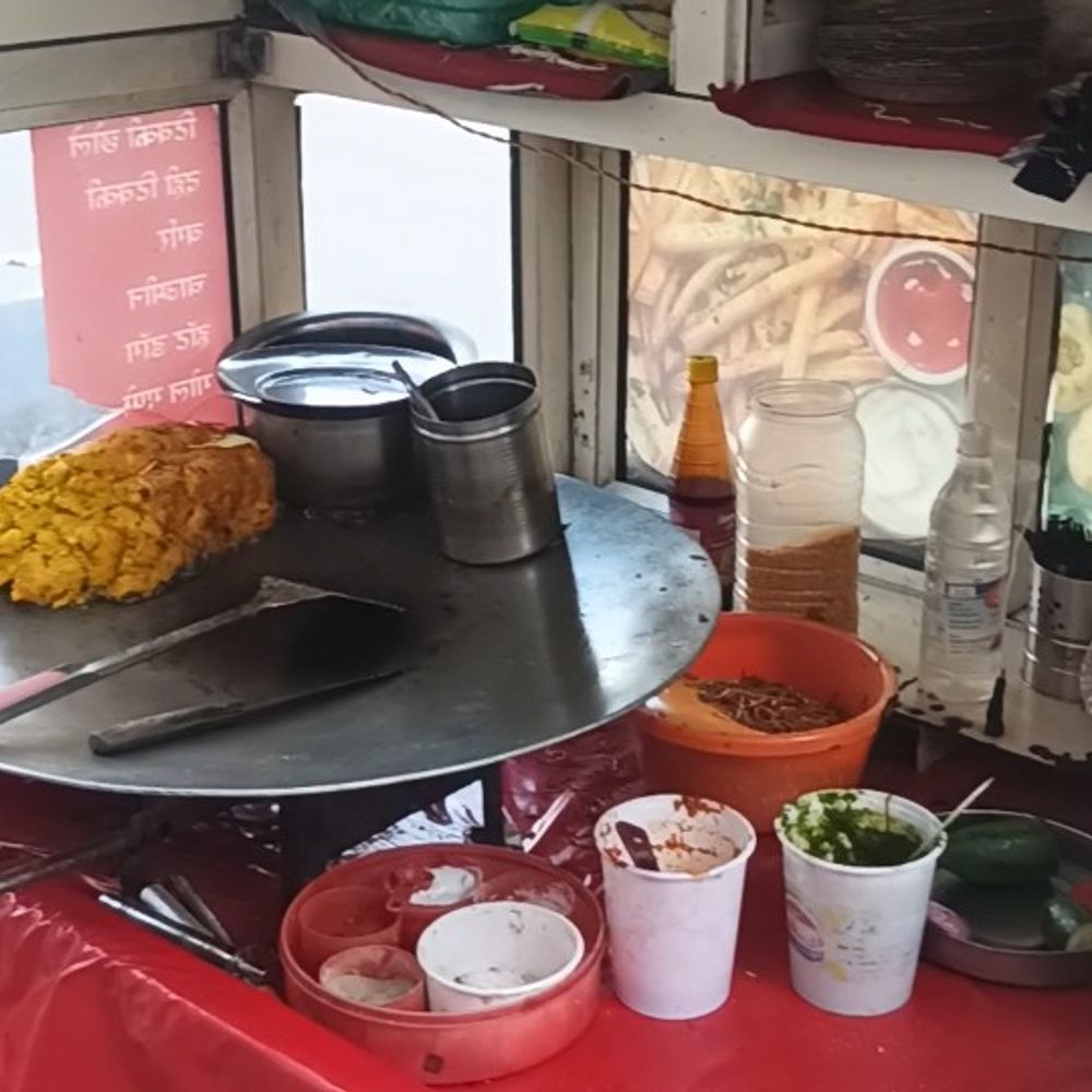 कैथल में गैस की किल्लत, फास्टफूड विक्रेताओं पर संकट:प्रवासी बोले- यही हालात रहे तो घर लौट जाएंगे, एमपी और यूपी से आए