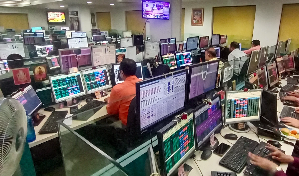 Share Market Opening Bell | युद्ध की तपिश से झुलसा बाजार! कच्चे तेल में ‘आग’, सेंसेक्स 1,800 अंक टूटा, निफ्टी 24,000 के नीचे फिसला
