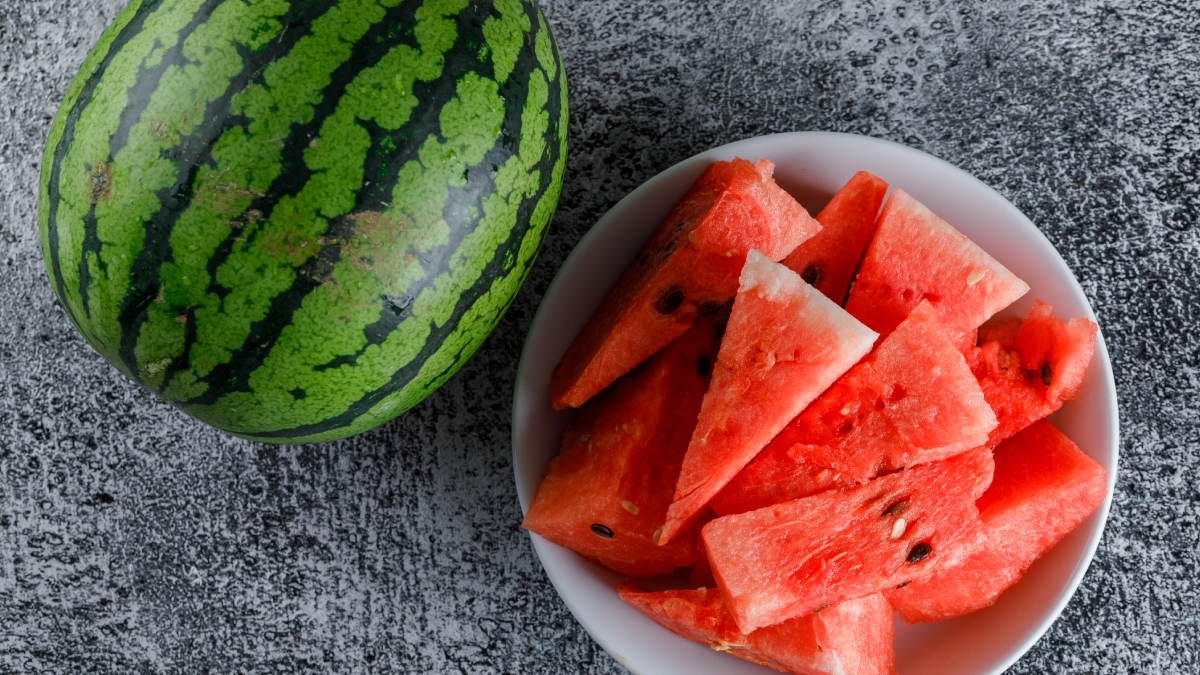 तरबूज के बीजों से किरकिरा हो जाता है स्वाद, तो बीज निकालने के लिए अपनाएं आसान तरीका, मिनटों में निकल जाएंगे