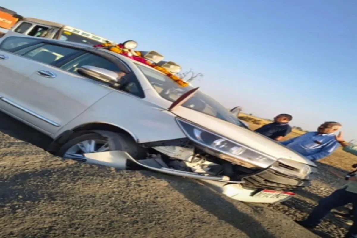 एमपी के विधानसभाध्यक्ष की कारों का काफिला दुर्घटनाग्रस्त, बड़े सड़क हादसे में चार घायल