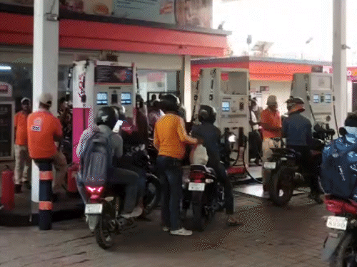 नॉर्मल पेट्रोल 5 और डीजल 3 रुपए प्रति लीटर महंगा:पटना में पेट्रोल की 110 रुपए हुआ, पिछले दिनों प्रीमियम पेट्रोल 2 रुपए महंगा हुआ था