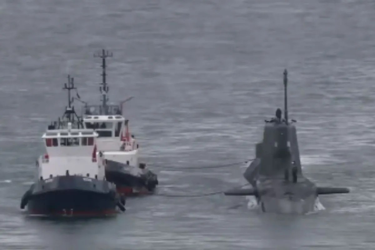 ईरान युद्ध में नया मोड़, स्ट्रेट ऑफ हॉरमुज के पास पहुंची परमाणु से चलने वाली खतरनाक ‘पनडुब्बी’, किसने भेजा और क्यों?