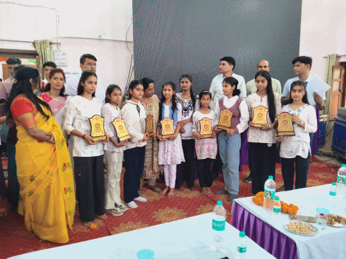 कोटपूतली में हुआ जिला स्तरीय महिला दिवस समारोह:कलेक्टर प्रियंका गोस्वामी ने किया महिलाओं को सम्मानित, कन्या भ्रूण हत्या और लिंग जांच जैसे मुद्दे पर किया जागरूक