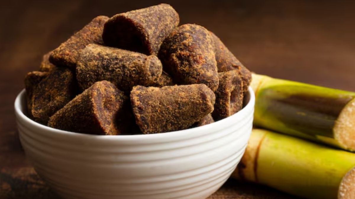 कहीं आप भी तो नहीं कर रहे मिलावटी गुड़ का सेवन? FSSAI ने बताया गुड़ की शुद्धता पहचानने का तरीका