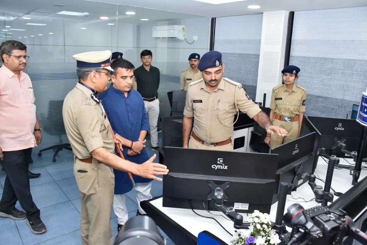 वडोदरा शहर पुलिस के कमांड एंड कंट्रोल सेंटर का उद्घाटन