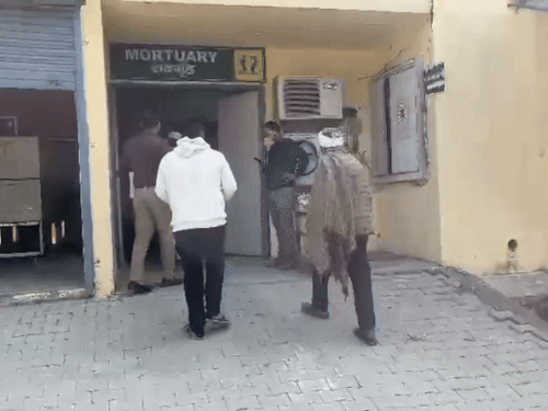 कैथल में मोटरसाइकिल की टक्कर से व्यक्ति की मौत:दुकान पर बिल लेने गया, वापस लौटते समय हादसा