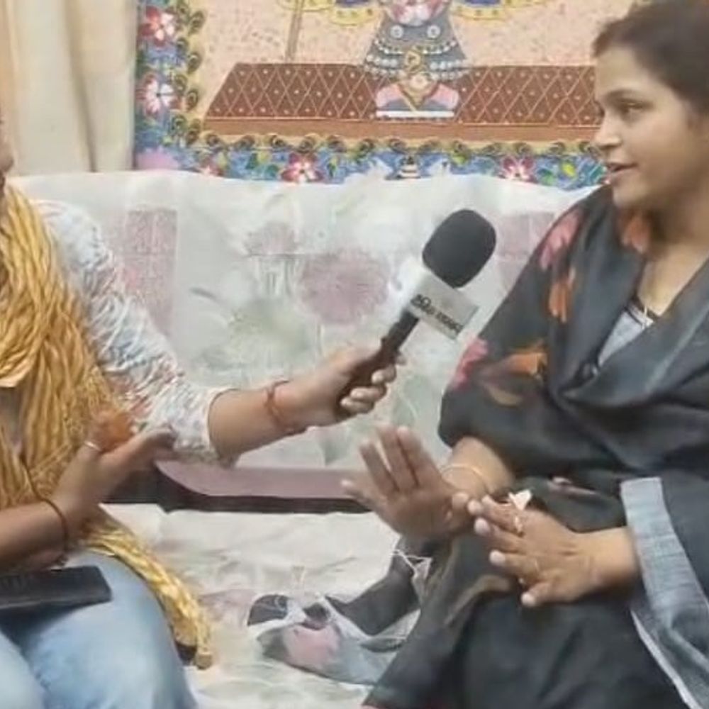 मुरादाबाद की राशि मेहरोत्रा ने कला से बनाई पहचान:पेंटिंग के दम पर दे रही हैं दर्जनों छात्रों को प्रशिक्षण