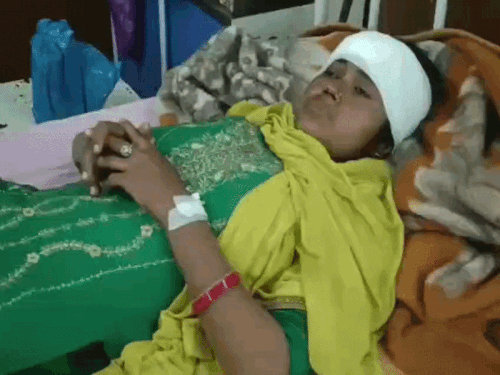 वर्ल्ड कप मैच देखने के दौरान फायरिंग,तीन घायल:युवती के सिर को छूंते हुए निकली गोली;9 टांके आए,बुमराह के लगातार विकेट लेने के बाद हुआ विवाद