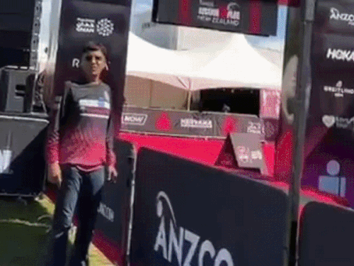 न्यूज़ीलैंड में कोटा के चौहान दंपति का जलवा:महेन्द्र सिंह ने पांचवी और मीना कंवर ने तीसरी बार जीता आयरनमैन ट्रायथलॉन का खिताब