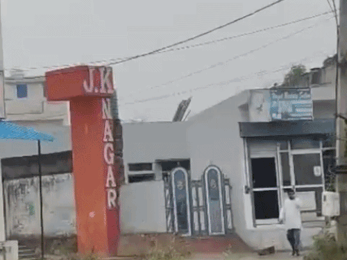 बाेरिंग की केबल चोरी कर ले गए:300 घरों में पानी का संकट, जिम्मेदारों को शिकायत दी