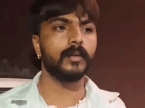 करनाल में थार सवार युवकों का तांडव:मारूति कार पर किया हमला,थाने के बाहर पहुंचकर चालक ने बचाई जान, पहले भी हुआ था झगड़ा