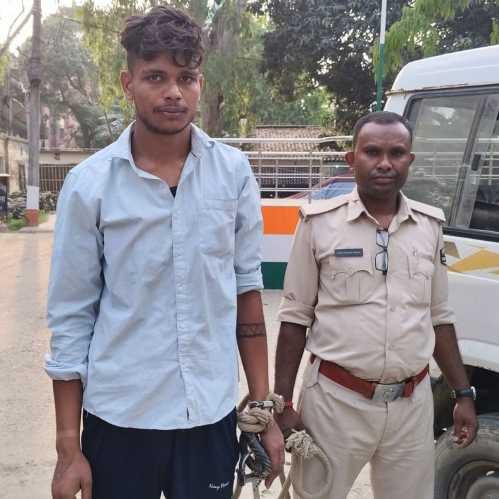 5000 का इनामी अपराधी अरेस्ट:सहरसा पुलिस ने कट्टा, जिंदा कारतूस और मोबाइल के साथ पकड़ा