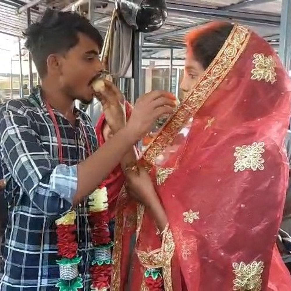 3 साल लव अफेयर, सिविल कोर्ट मंदिर में शादी:गोपालगंज में दुल्हन की मांग में सिंदूर भरते ही जमीन पर गिरी मां