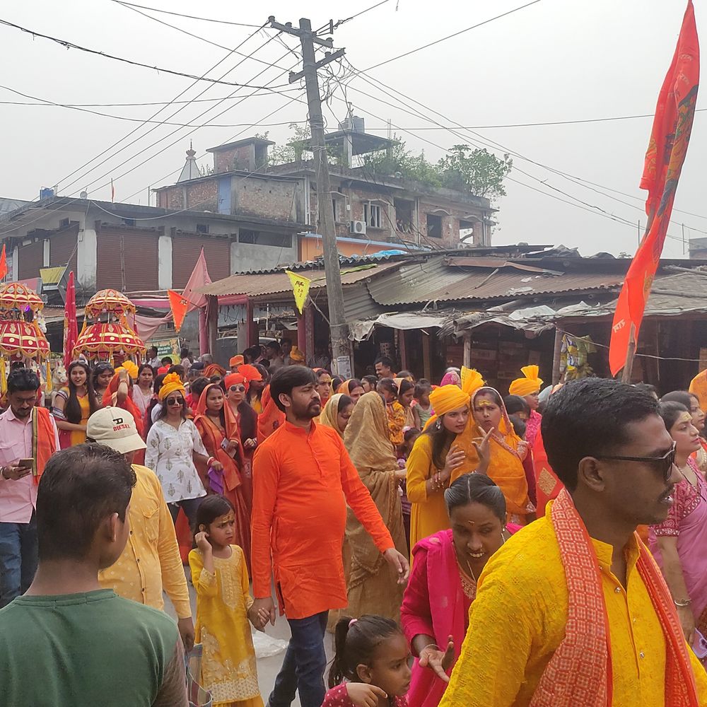 किशनगंज में हनुमान महोत्सव पर निकली शोभायात्राएं:शरबत और पीने के पानी की वयवस्था, सुरक्षा के लिए पुलिस फोर्स तैनात