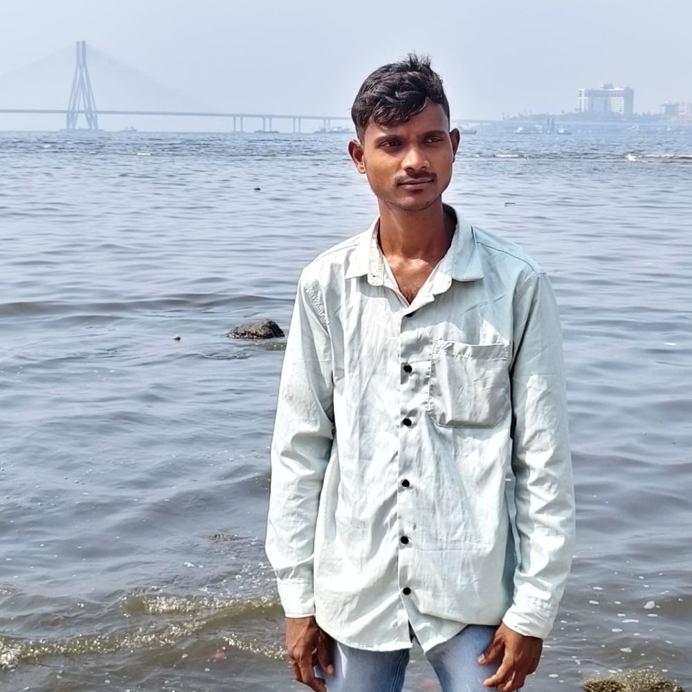 बाजार जाने निकले दो दोस्तों की सड़क हादसे में मौत:नवादा में एक की शादी को महीना, दूसरे का 2 साल का बेटा; दोनों ने एक साथ तोड़ा दम