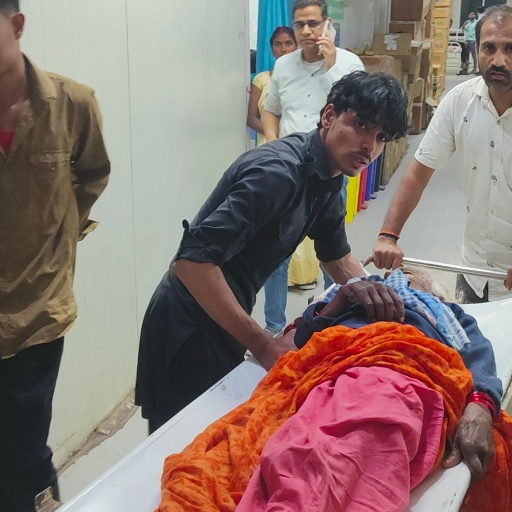 जहानाबाद में अज्ञात वाहन ने बुजुर्ग महिला को टक्कर मारी:सड़क किनारे पैदल चल रही थीं, गंभीर रूप से घायल