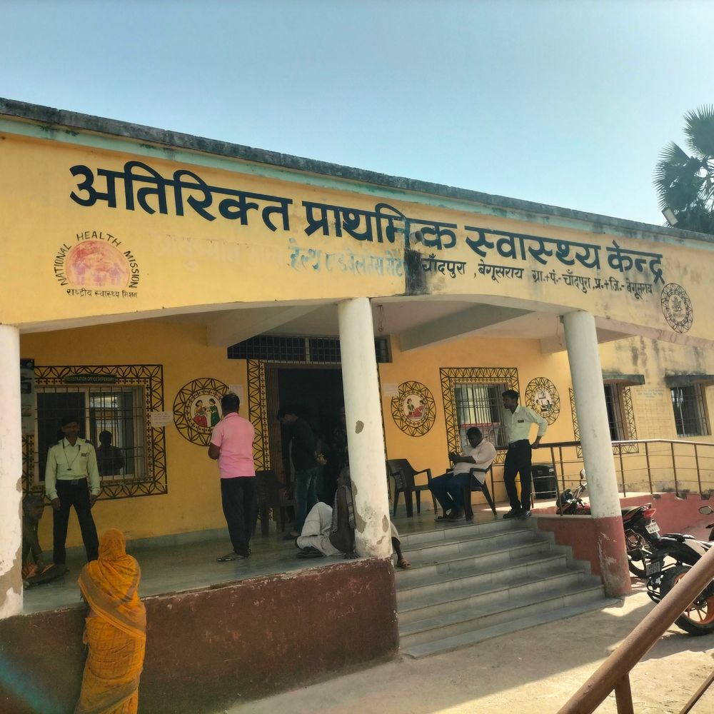 चांदपूरा स्वास्थ्य केंद्र पर ग्रामीणों का फूटा आक्रोश:खराब इलाज, जांच और डॉक्टरों की अनुपस्थिति पर सवाल