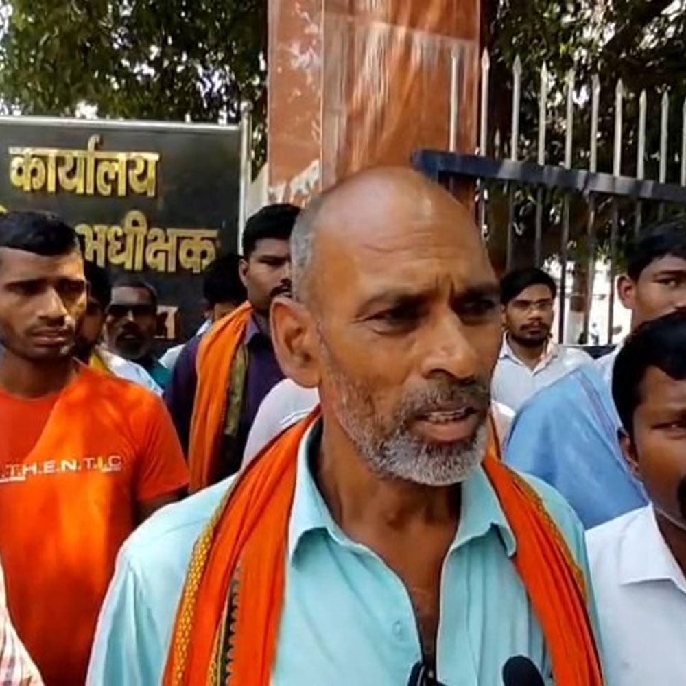 जमुई में टेंट व्यवसायी चार दिन से लापता:अपहरण की आशंका, दर्जनों ग्रामीण और परिजन एसपी से मिले, कहा- बरामदगी कराएं