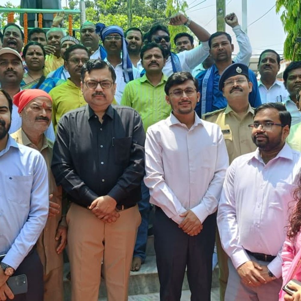 मुजफ्फरपुर में मनाई गई डॉ. भीमराव अंबेडकर की 135वीं जयंती:मूर्ति पर माल्यार्पण कर दी श्रद्धांजलि; प्रमंडलीय आयुक्त, डीएम-एसएसपी रहे मौजूद