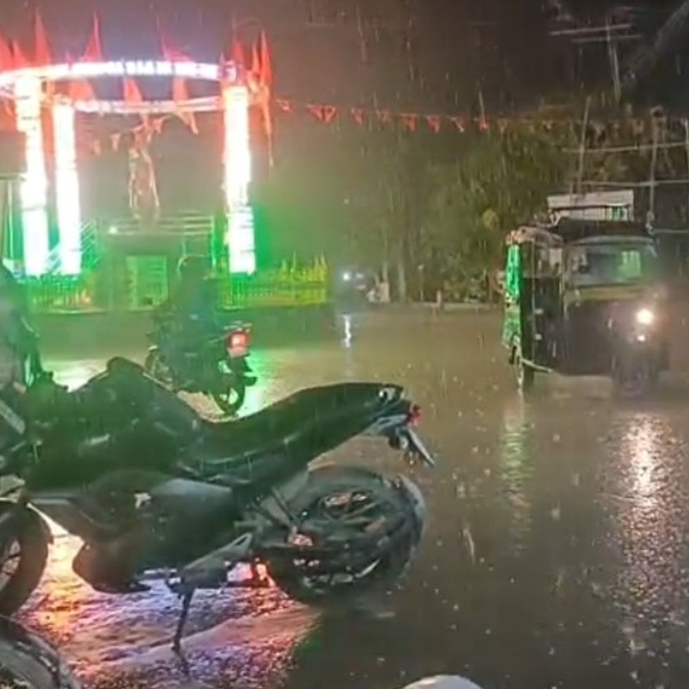 दरभंगा में आंधी-बारिश, ओले भी गिरे:गेहूं, आम-लीची की फसलों को नुकसान, किसान बोले- कर्ज लेकर खेती की थी