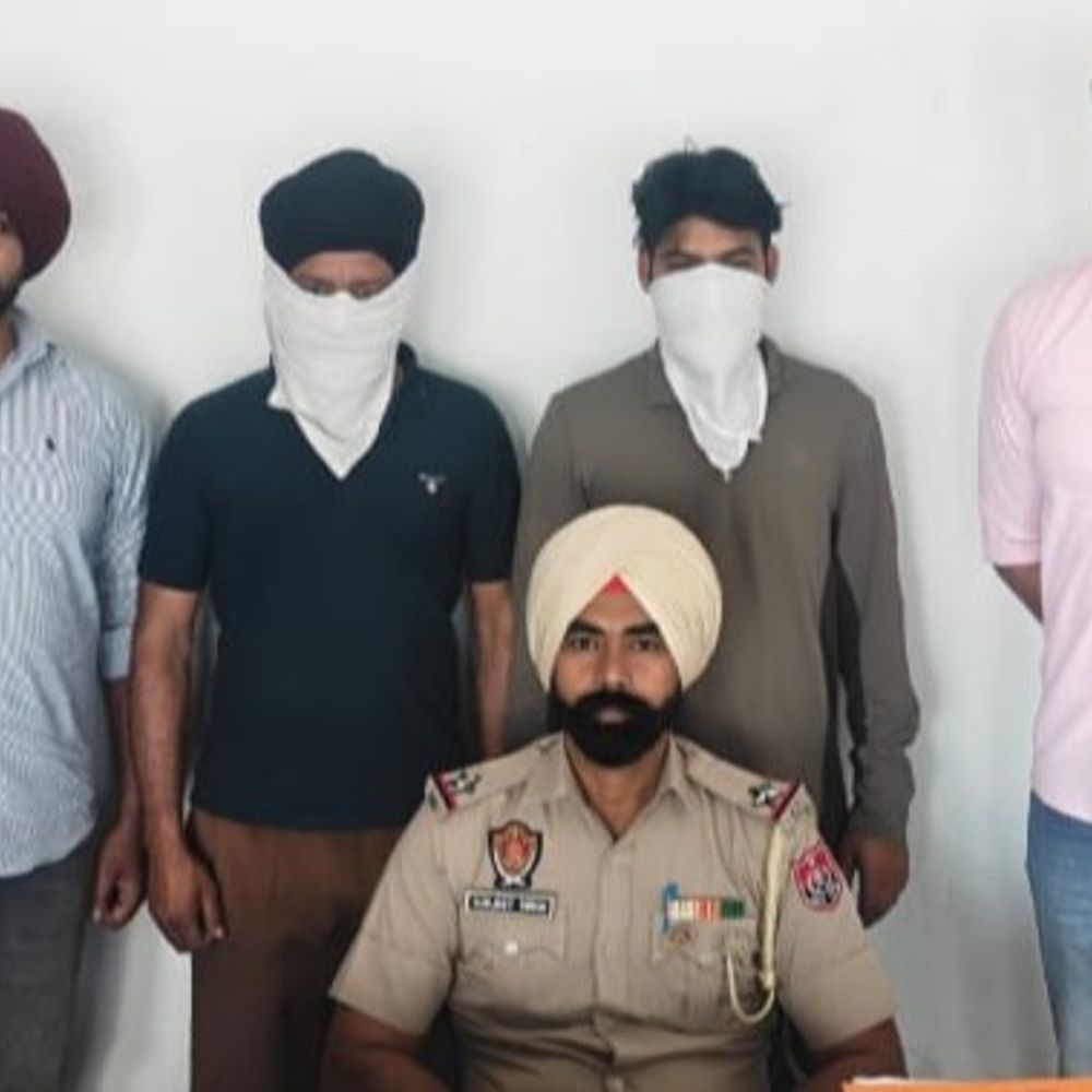 लुधियाना ANTF ने अमृतसर में 2 ड्रग तस्कर दबोचे:1 किलो से ज्यादा हेरोइन-पिस्टल बरामद; ड्रोन से पाकिस्तान से मंगाते थे नशा