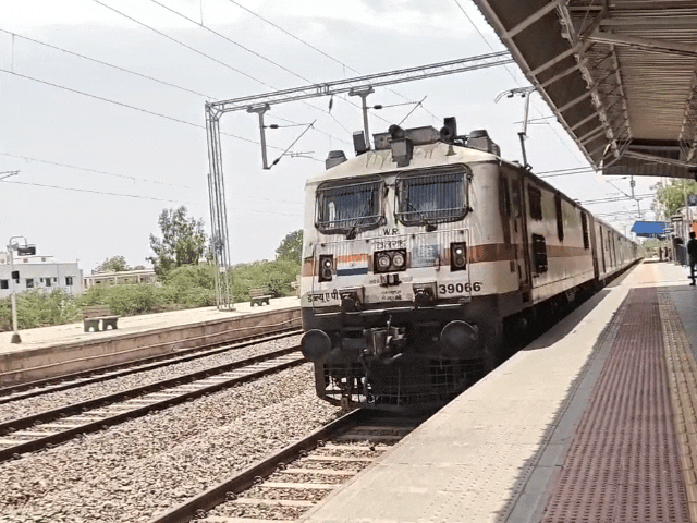 अजमेर-पालनपुर रूट पर तकनीकी काम के चलते 2 ट्रेनें रद्द:तीन बदले रूट से चलेंगी, अंतिम ट्रिप के लिए 30 को चलेगी मैसूर सुपरफास्ट ट्रेन