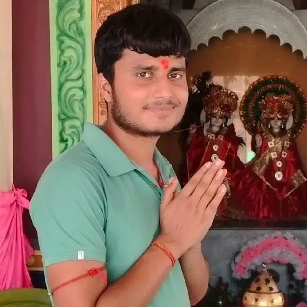 पेड़ से लटकी मिली युवक की लाश:बेगूसराय में प्रतियोगिता परीक्षा की कर रहा था तैयारी, पास नहीं होने से डिप्रेशन में था