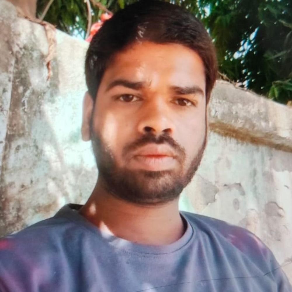 भागलपुर में ई-रिक्शा चलाने वाले ने फांसी लगाकर की खुदकुशी:पत्नी बोली- कर्ज से परेशान था, एक महीने से तनाव में थे; खाना खाने के बाद फंदे से लटका