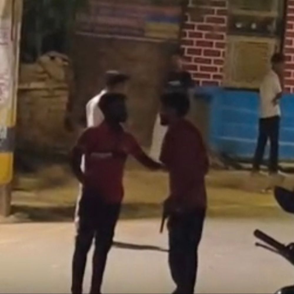 लस्सी के विवाद फायरिंग, दोनों पक्षों ने केस किया:रुपए नहीं देने पर दुकानदार से हुई थी कहासुनी, कट्‌टा लहराया था