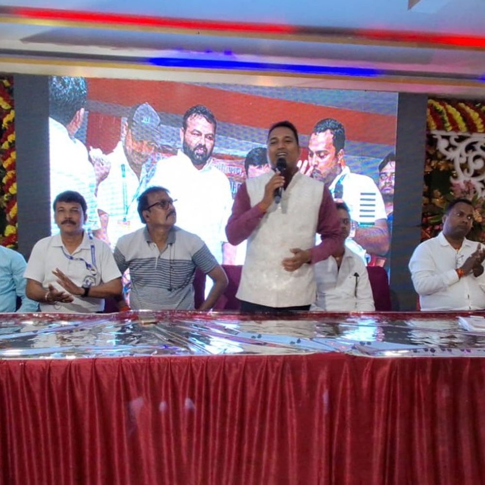 फोटोग्राफरों का जुटान, डिजिटल के दौर में चुनौती पर चर्चा:गयाजी में 150 नए सदस्य जुड़े; पहचान पत्र नवीकरण महोत्सव में दिखी एकजुटता