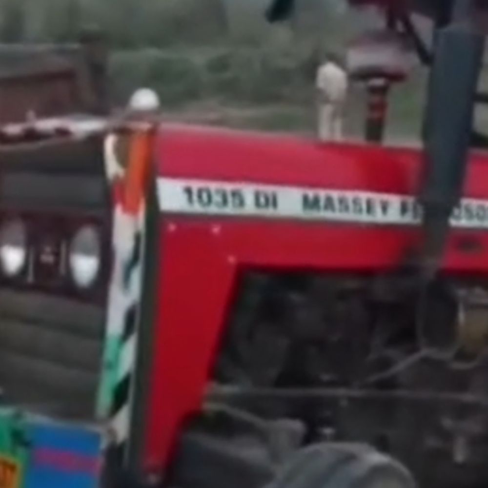 गयाजी में रेड, बालू माफियाओं के खिलाफ कार्रवाई:11 ट्रैक्टर-ट्रॉली जब्त, गाड़ी छोड़ कर भागे ड्राइवर