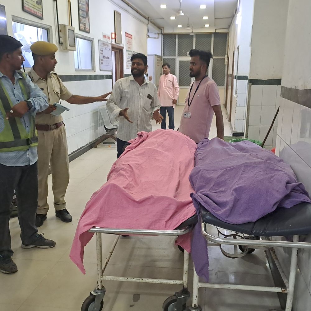 पाली में सड़क हादसे में दो की मौत, एक घायल:उधर से गुजर रहे मंत्री जोराराम रुके, घायलों को एंबुलेंस में शिफ्ट करवाया