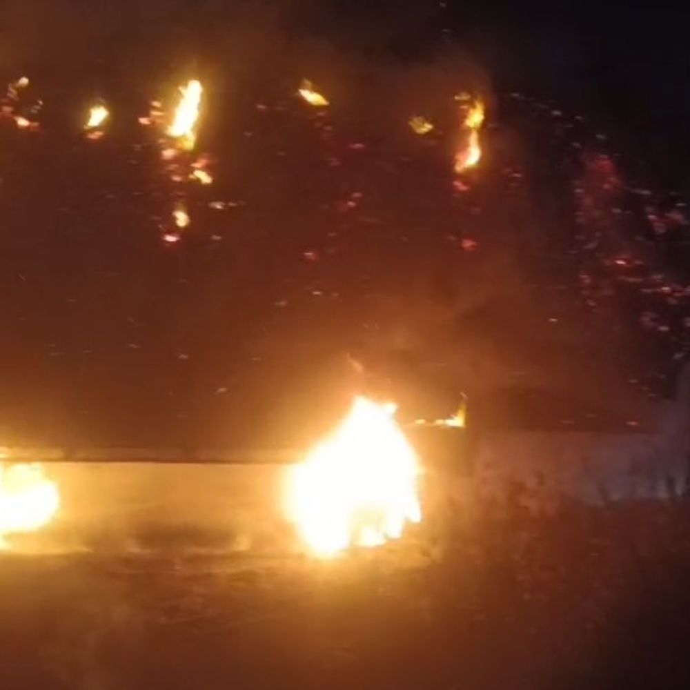 गाजियाबाद में सुबह से रात तक 14 स्थानो पर आग:दिन भर दमकल की टीम आग बुझाने के लिए दौड़ती रही, मंडी में सबसे ज्यादा नुकसान