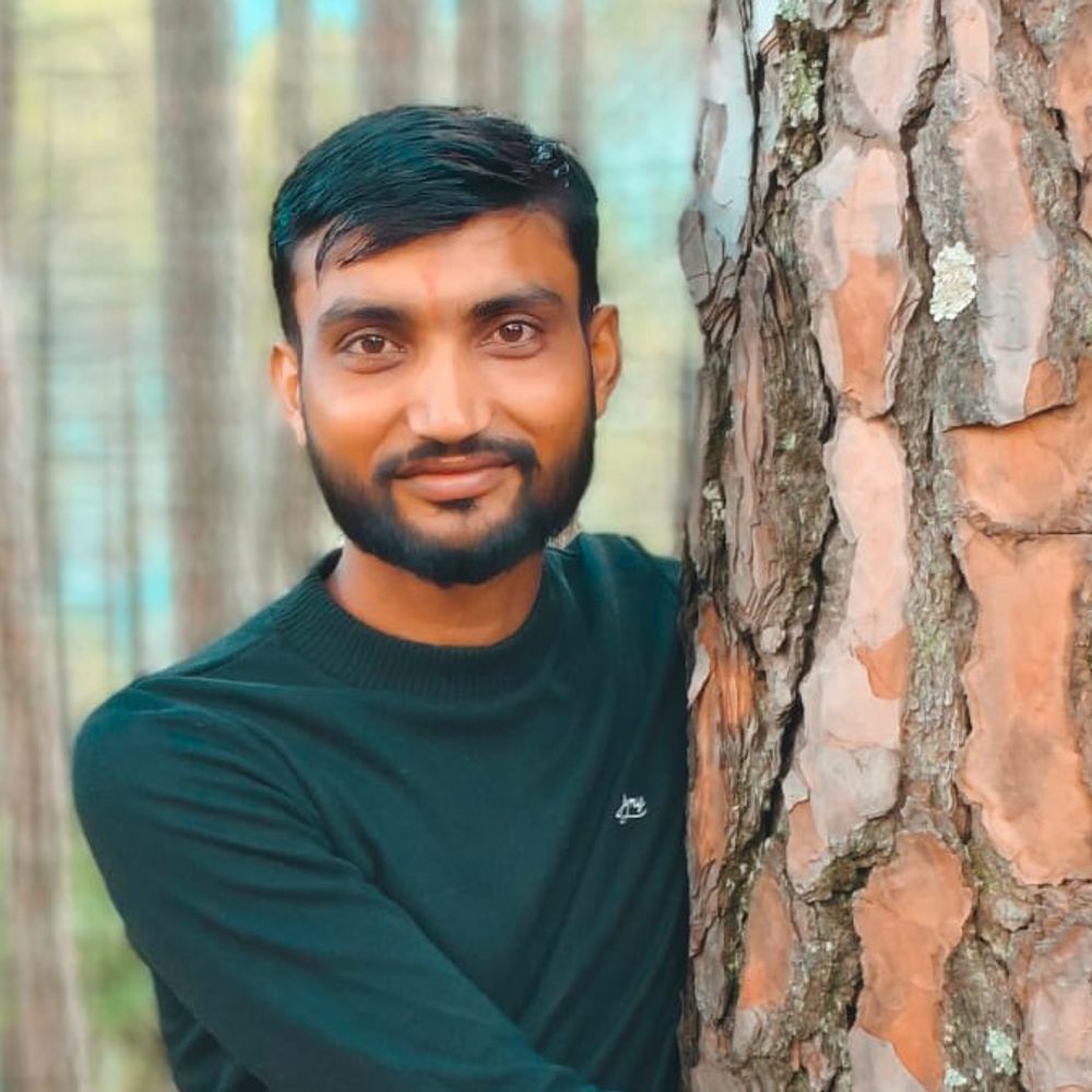 ट्रैक्टर चालक की मौत, साथी घायल:देवरनिया में डंफर ने मारी टक्कर, किच्छा से लौट रहे थे