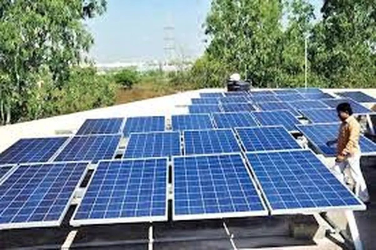 सौर ऊर्जा निवेशकों को हाईकोर्ट से बड़ी राहत: 2022 से पहले लगे प्लांट्स को मिलेगी 7 साल की छूट