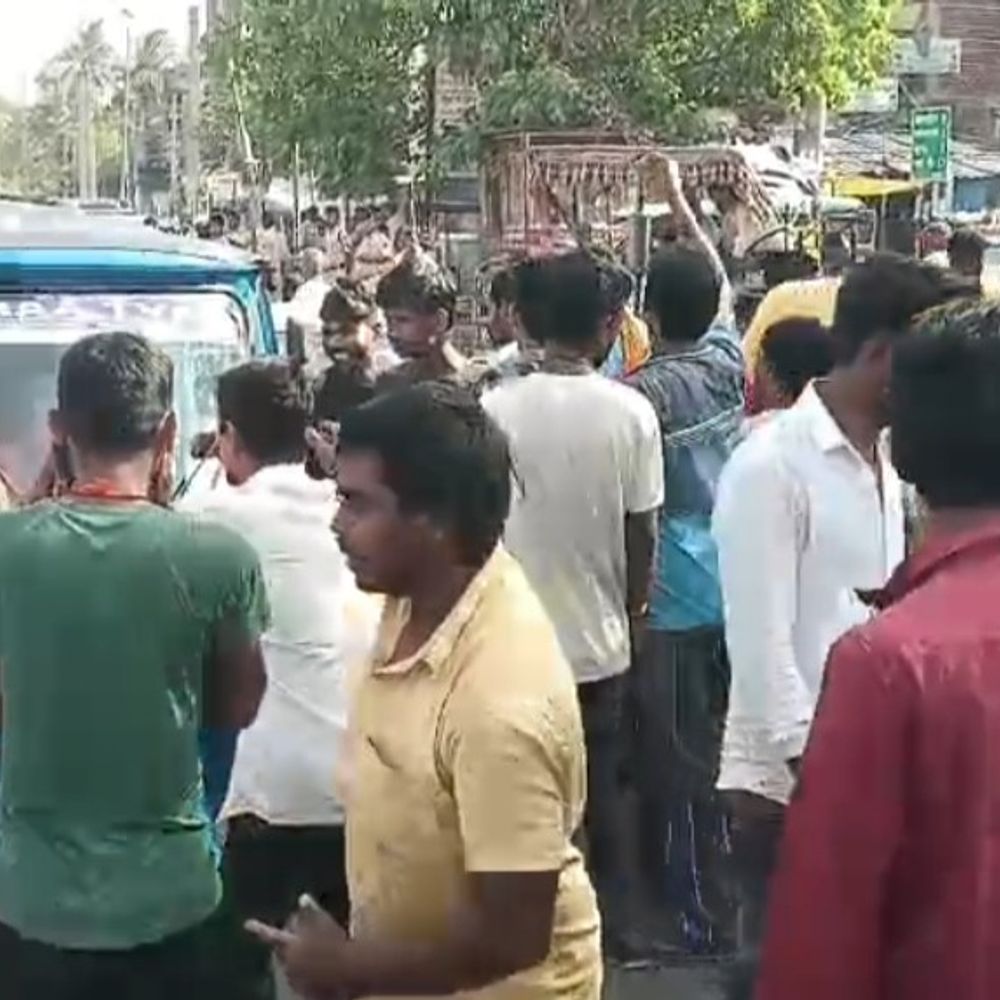 जहानाबाद में ऑटो चालकों ने सड़क किया जाम:नए यातायात नियमों के विरोध में प्रदर्शन, आवागमन बाधित