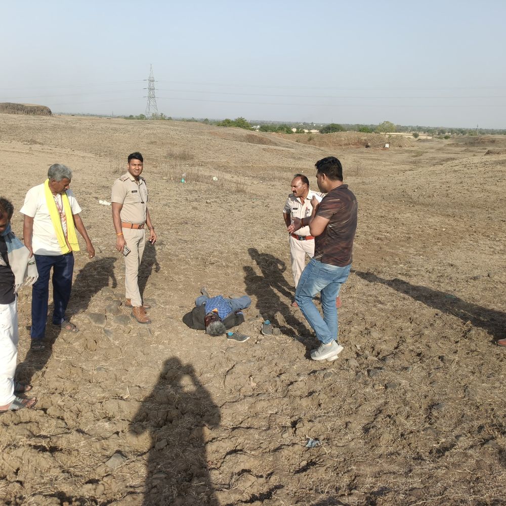 मोहन बड़ोदिया कॉलेज के पास मिला बुजुर्ग का शव:मृतक सिकलीगर समाज के बताए गए, पुलिस ने लाश कब्जे में ली